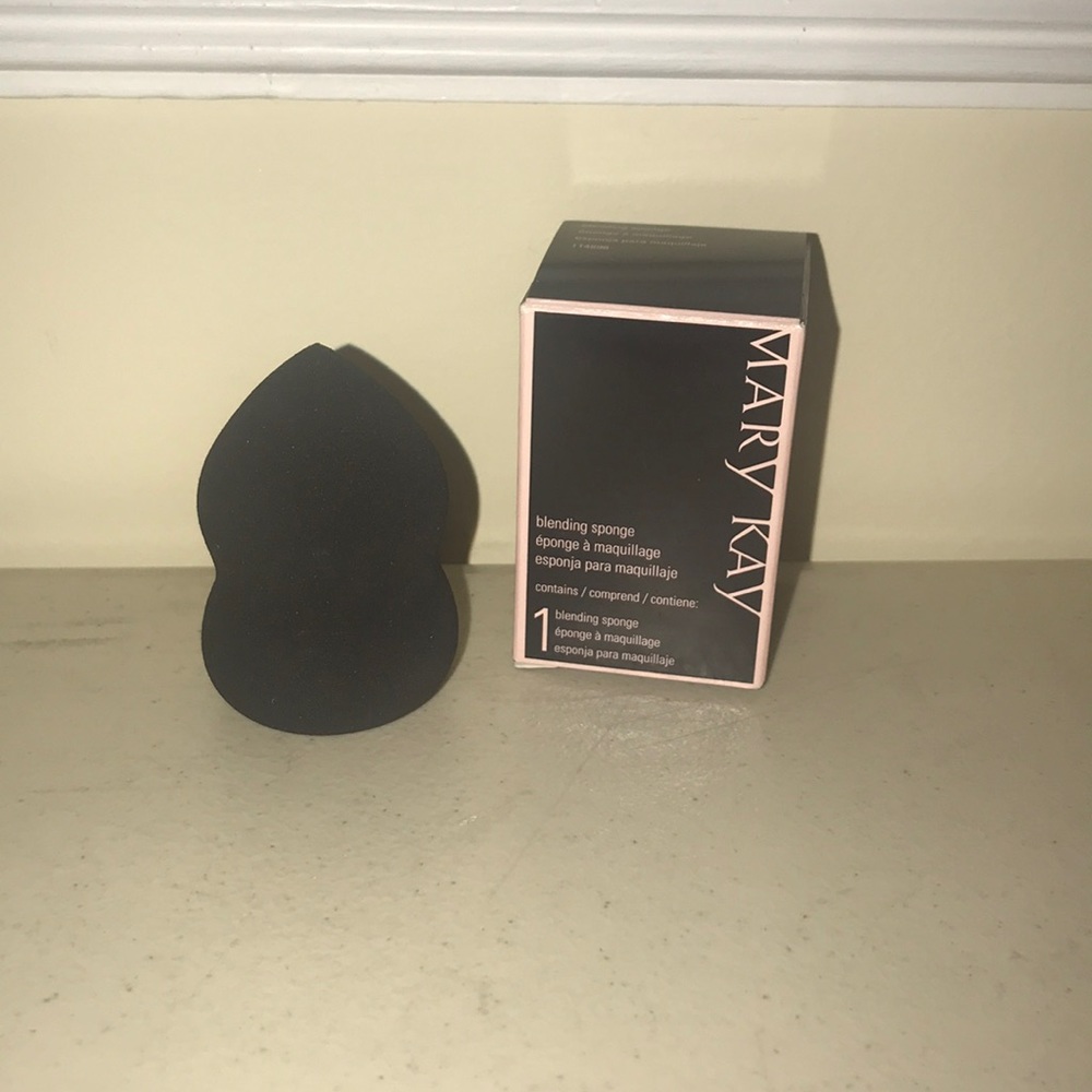 Mary Kay beauty sponge!!